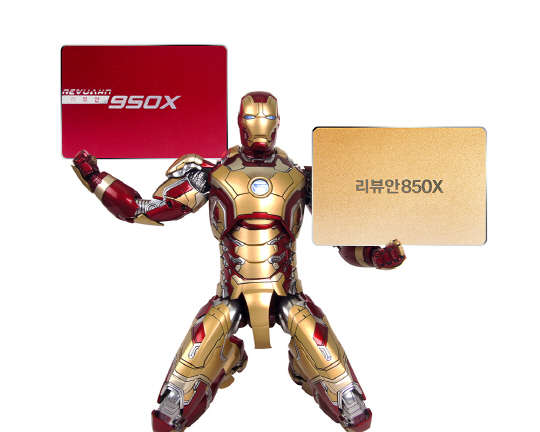 SSD 전문기업 리뷰안테크가 고성능, 전문가용 신제품 '리뷰안950X SATA' SSD를 출시했다. SATA3인터페이스의 한계속도인 540MB/s까지 쓰기속도를 높이고 4K IOPS수치를 10만 이상까지 높여 극한의 속도를 내는 것이 특징이다.    리뷰안테크 제공